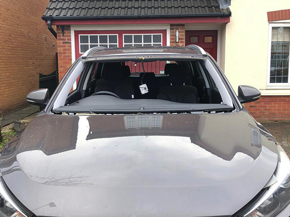 Car windscreen replacement